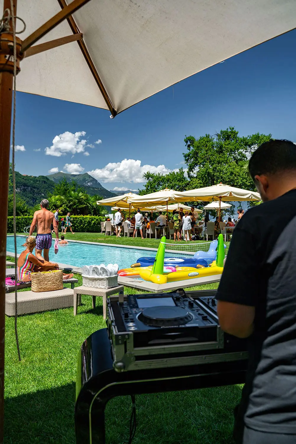 music_pool_party_villa_esclusiva
