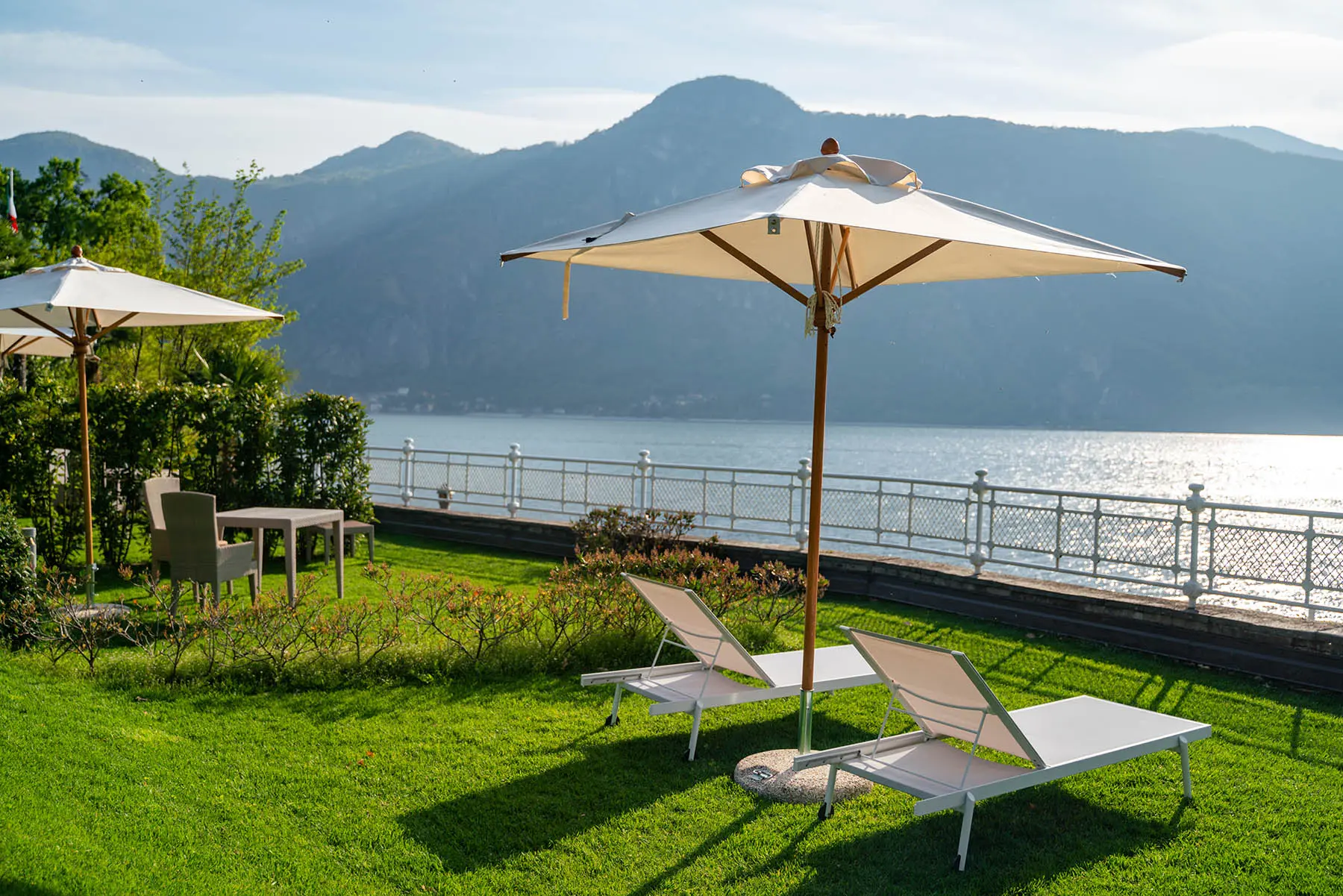 breva_lago_como_holiday_suite_view_lake_lombardy_mandello_luxury_garden_private_darsena