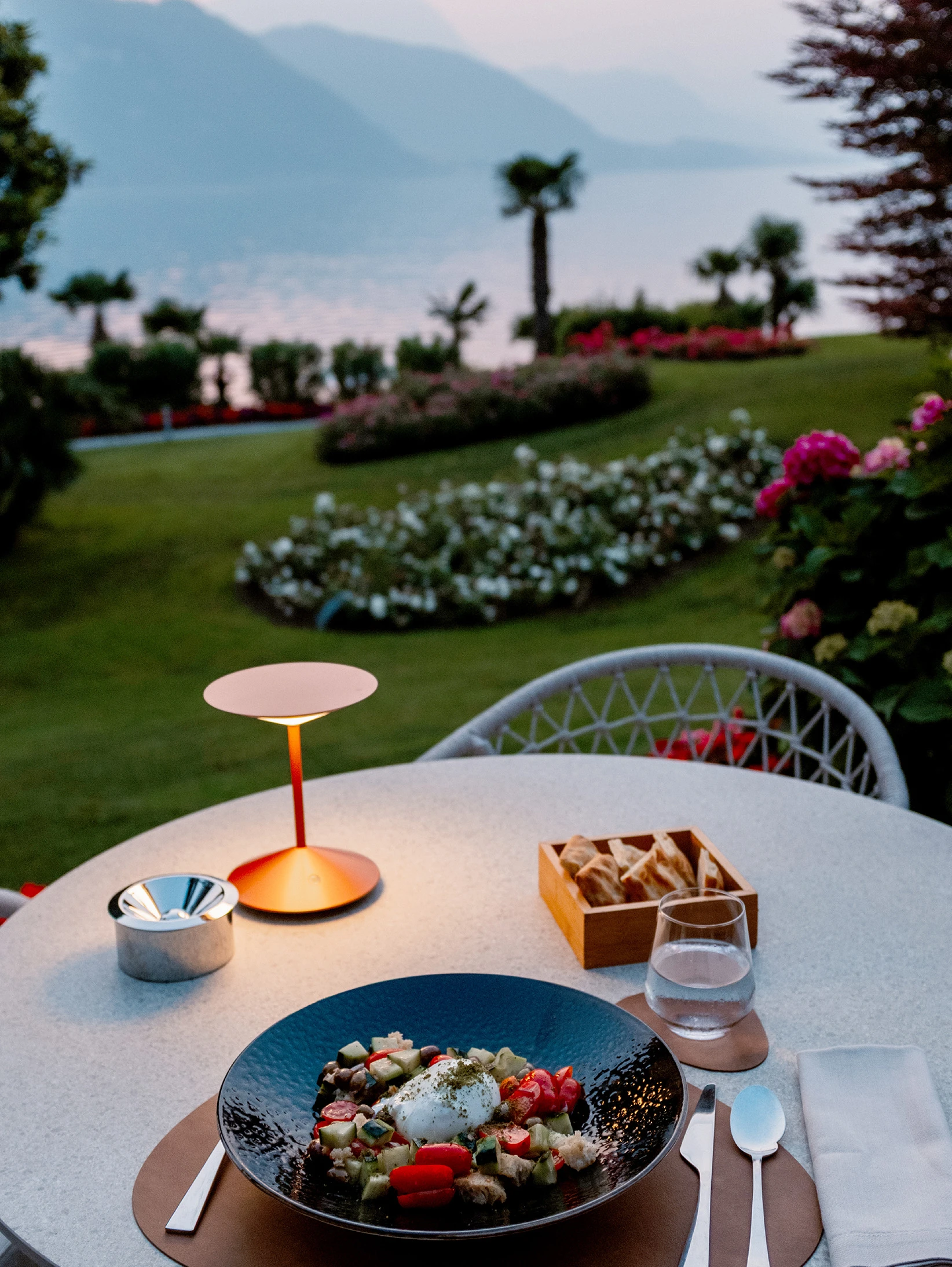 cena_vista_lago_como_villa_lario_resort _low
