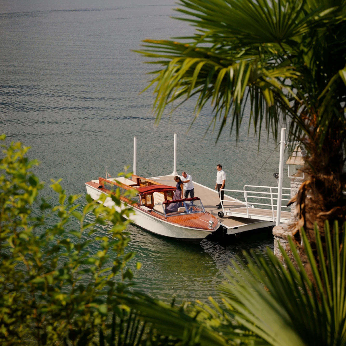experience_boat_villa_lario_resort_lake_como_luxury_low