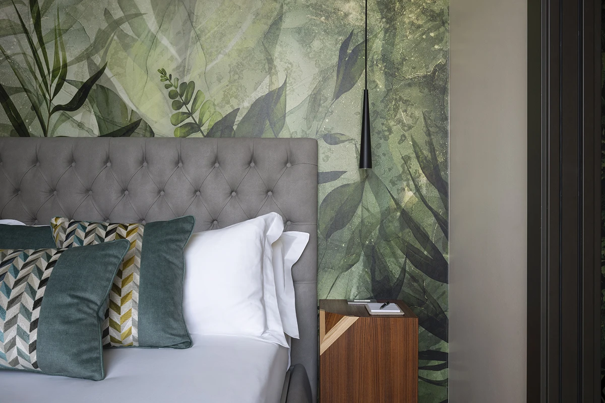 meria_suite_villa_lario_resort_como_lake_bedroom