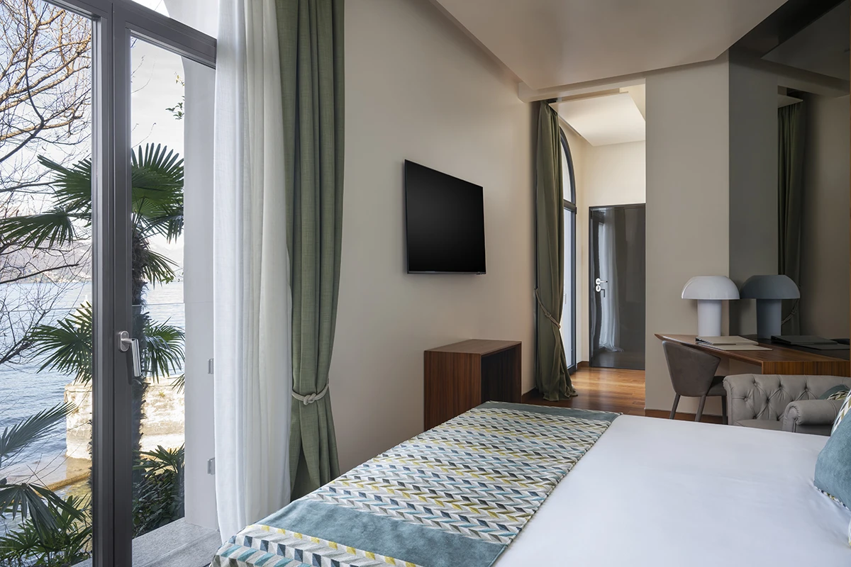 meria_suite_villa_lario_resort_view_como_lake