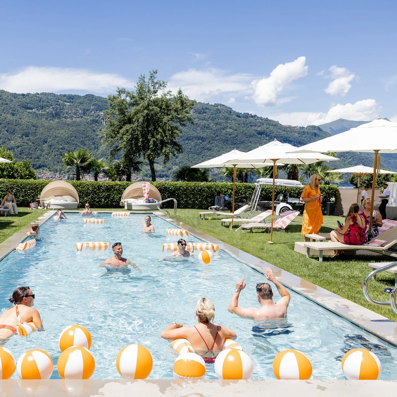 pool_party_wedding_luxury_como_lake_low