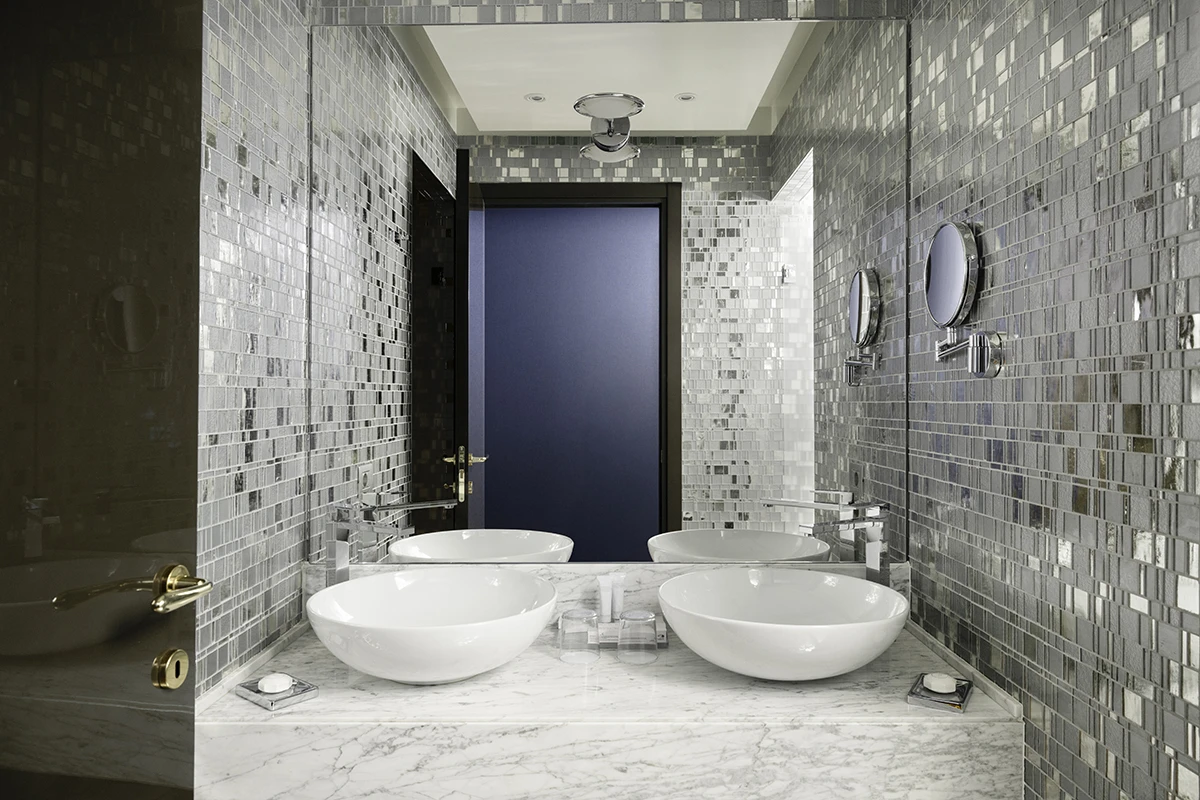 tivano_suite_bathroom_villa_lario_resort_como_lake