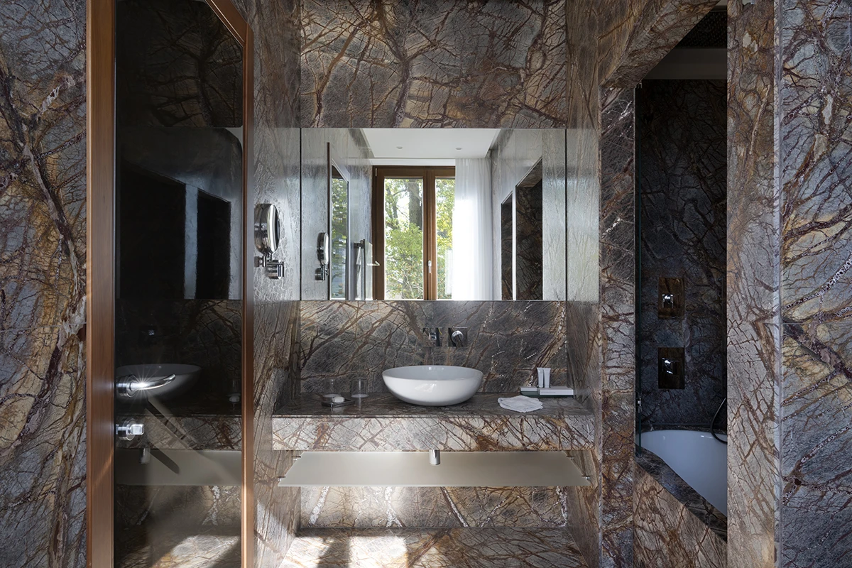 bellagio_suite_villa_lario_resort_bathroom