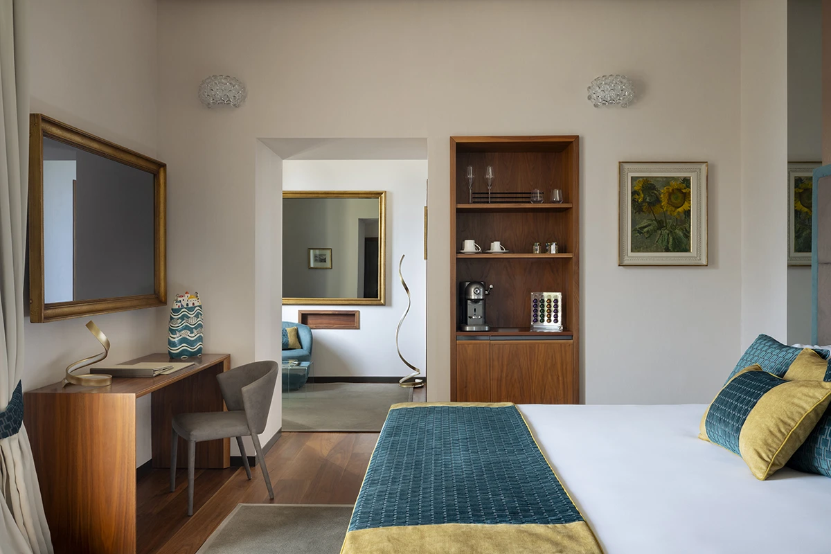 varenna_suite_villa_lario_resort_luxury_room_overview